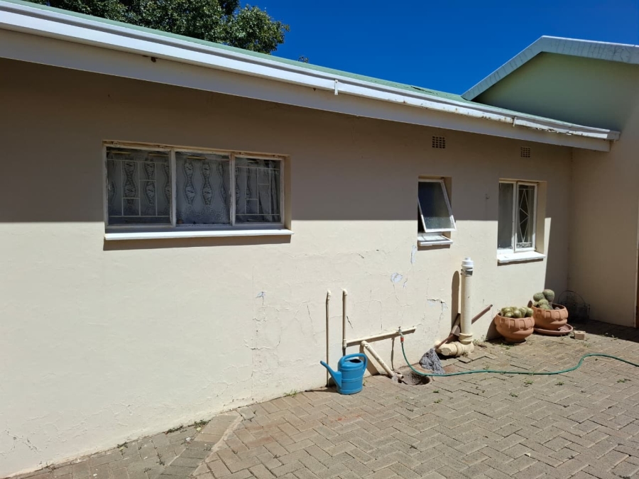 4 Bedroom Property for Sale in Generaal De Wet Free State